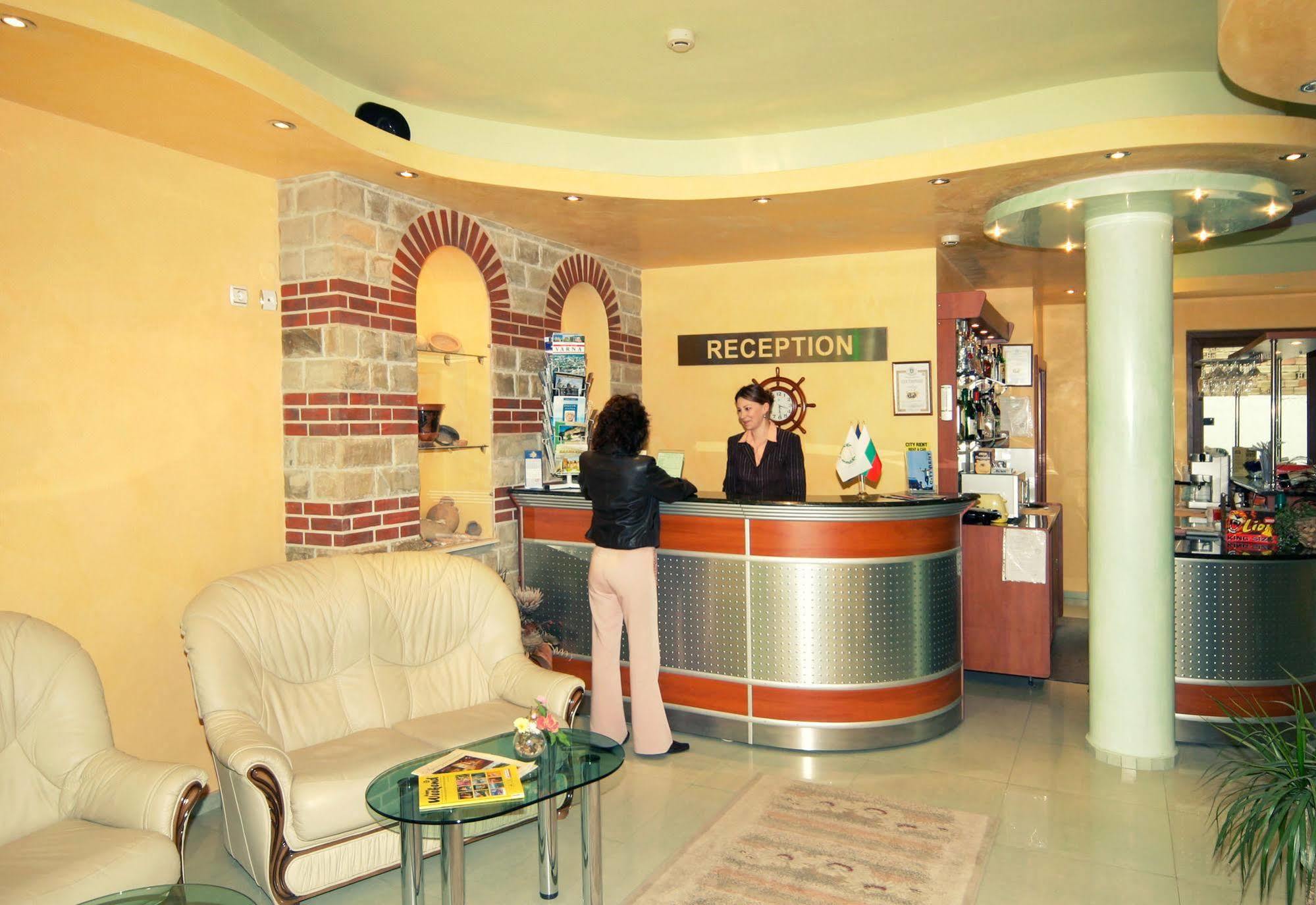 Dionis Hotel Varna Exteriör bild